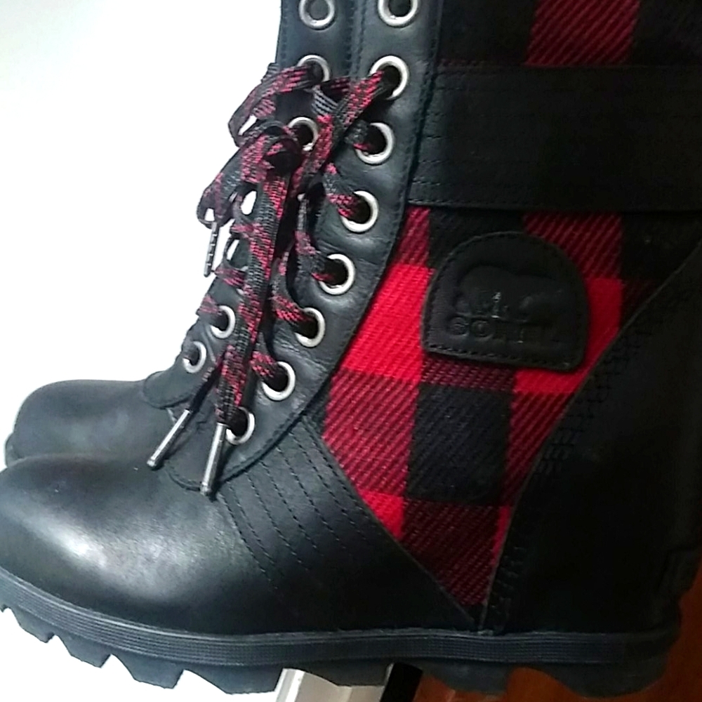Sorel Wedges size 8